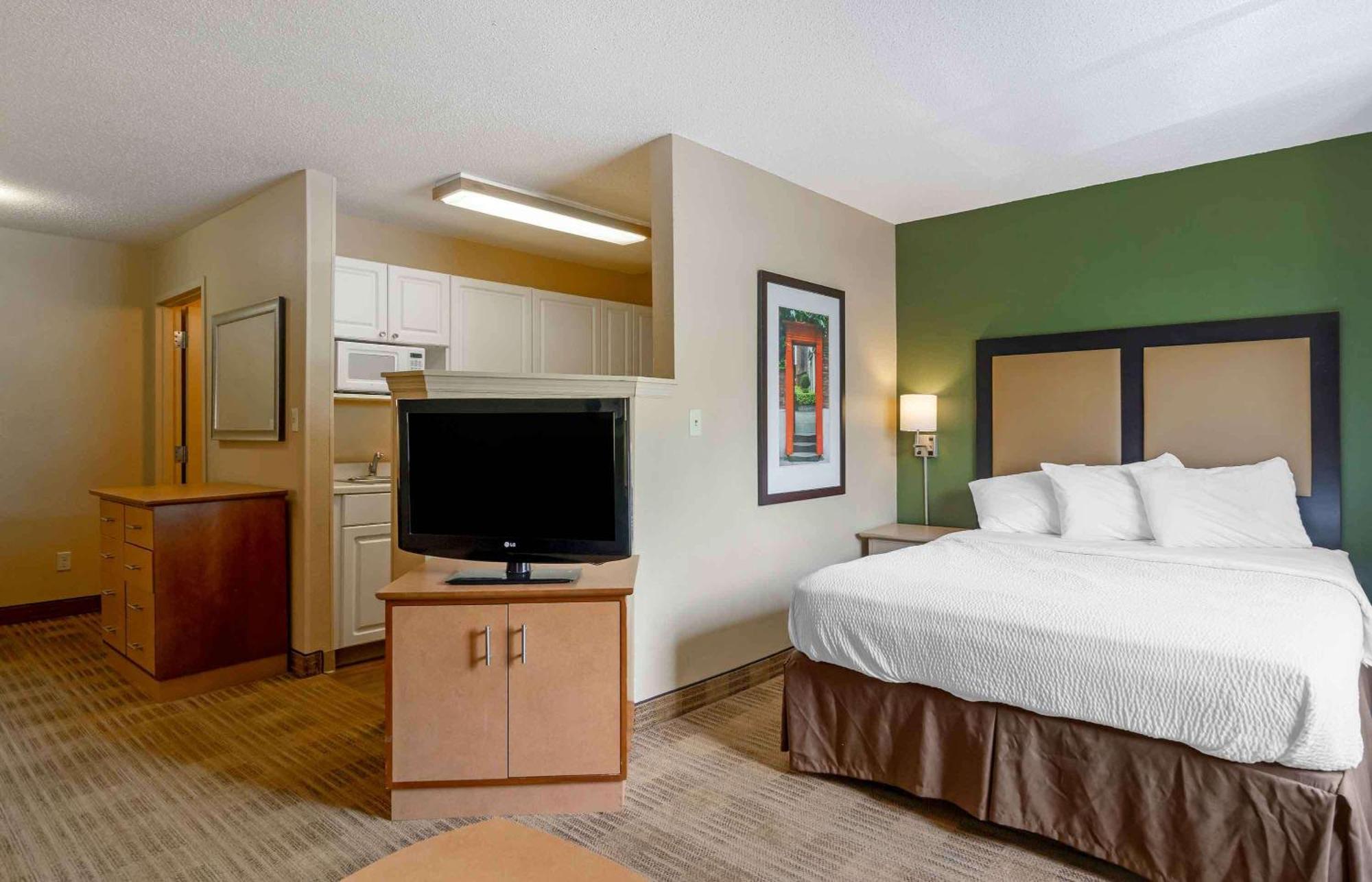 Extended Stay America Select Suites Tampa Airport Memorial Hwy Εξωτερικό φωτογραφία