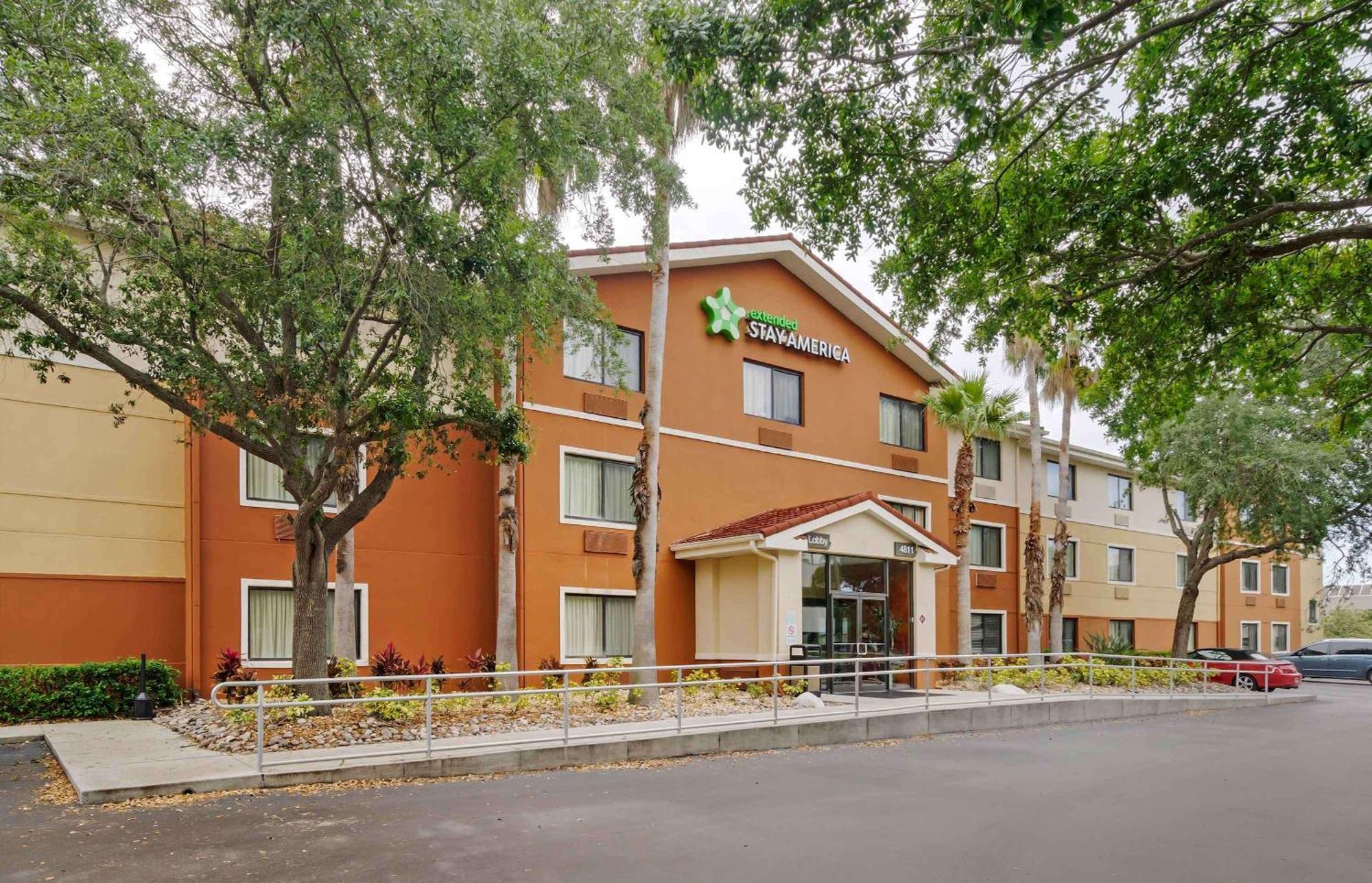 Extended Stay America Select Suites Tampa Airport Memorial Hwy Εξωτερικό φωτογραφία