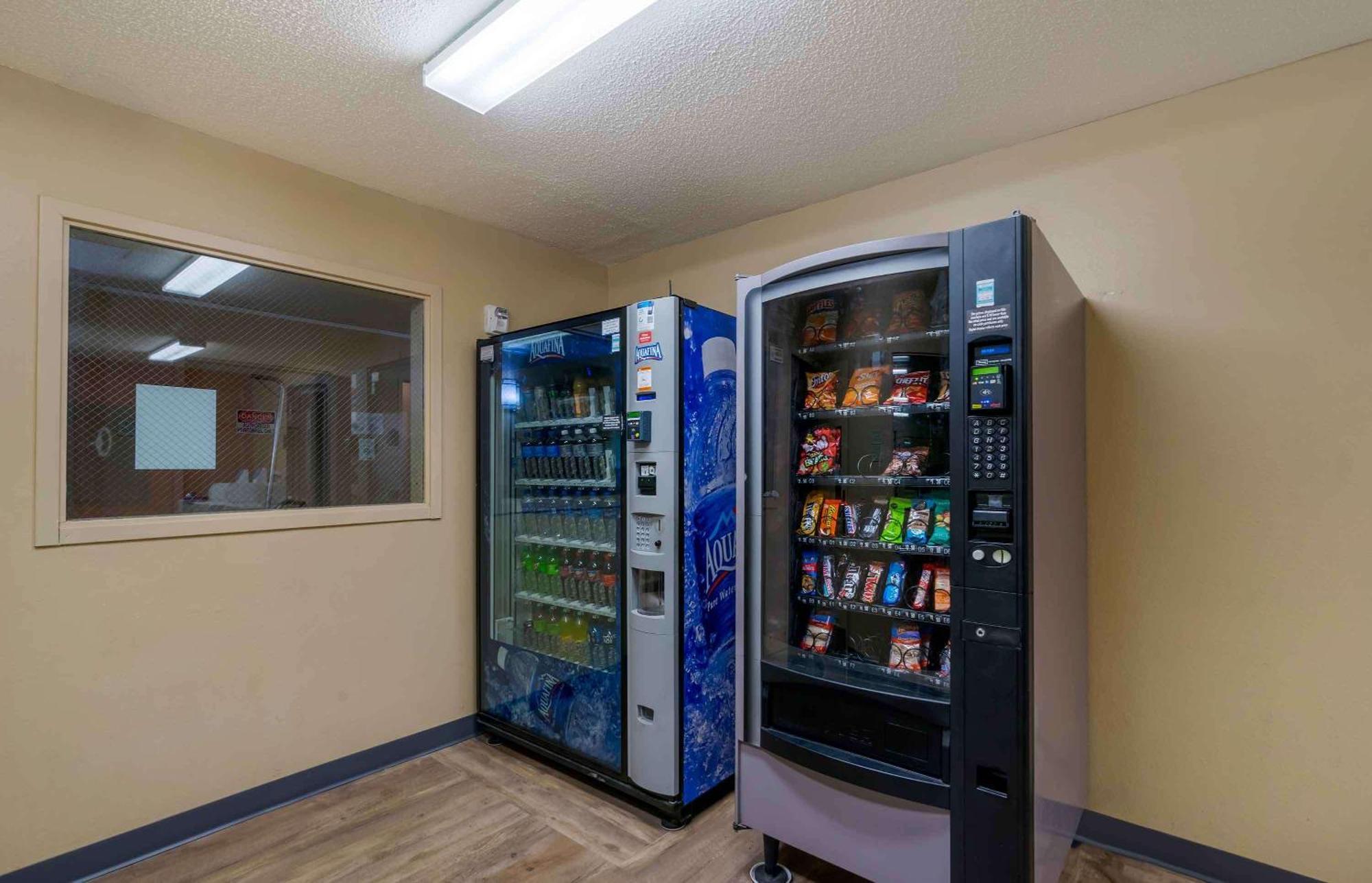 Extended Stay America Select Suites Tampa Airport Memorial Hwy Εξωτερικό φωτογραφία