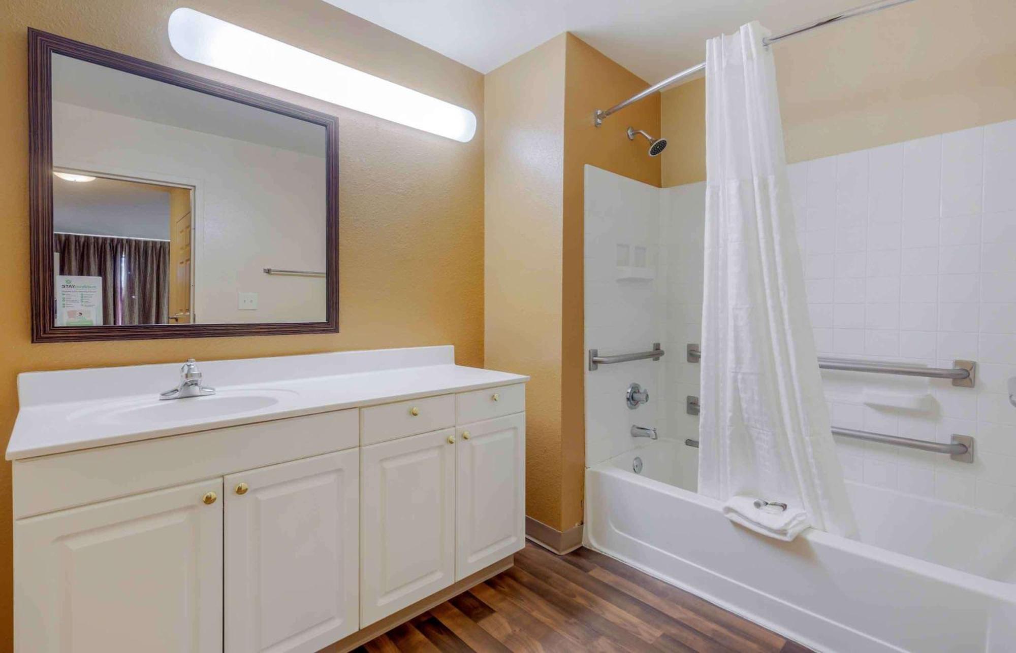 Extended Stay America Select Suites Tampa Airport Memorial Hwy Εξωτερικό φωτογραφία