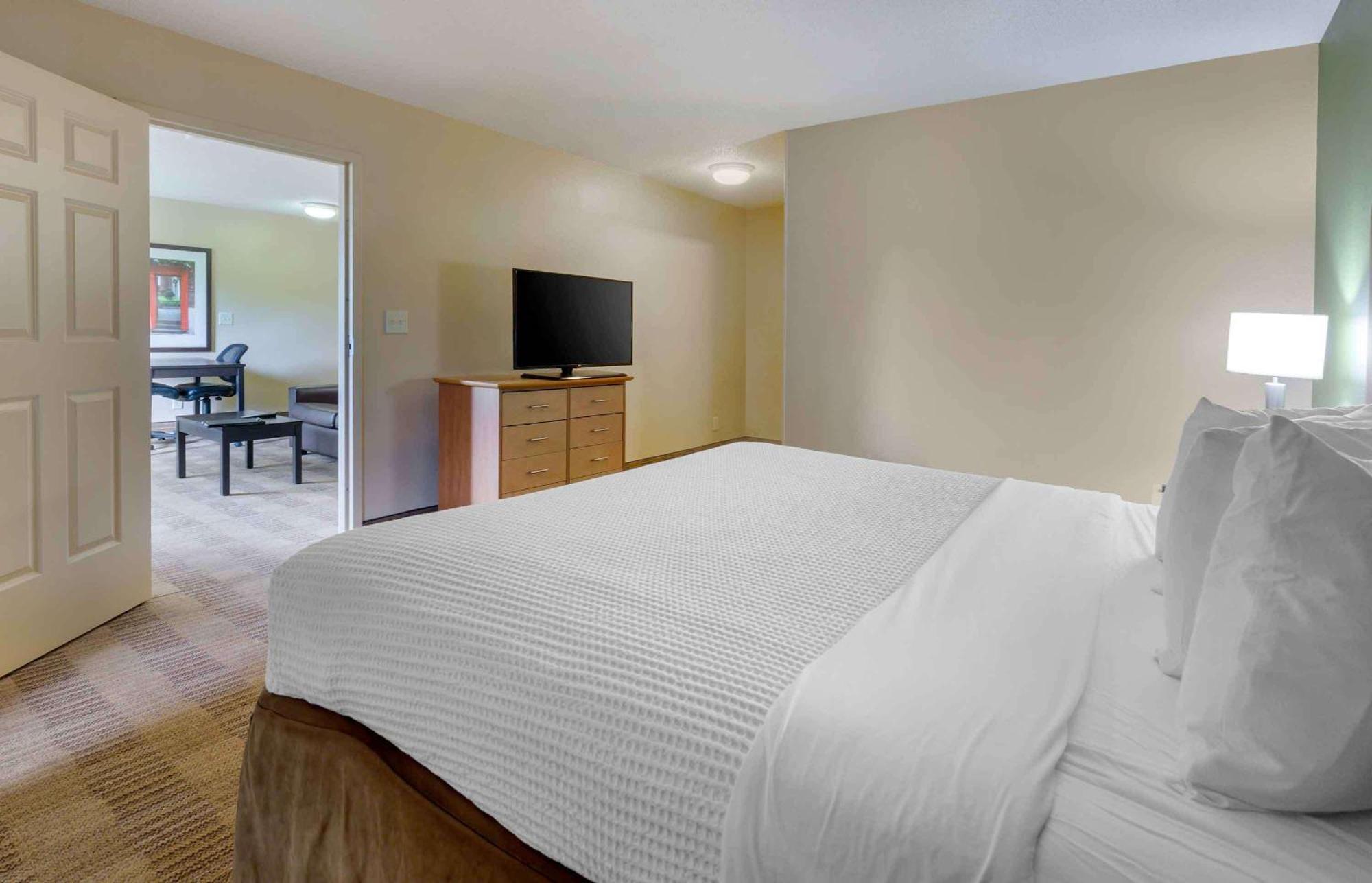 Extended Stay America Select Suites Tampa Airport Memorial Hwy Εξωτερικό φωτογραφία
