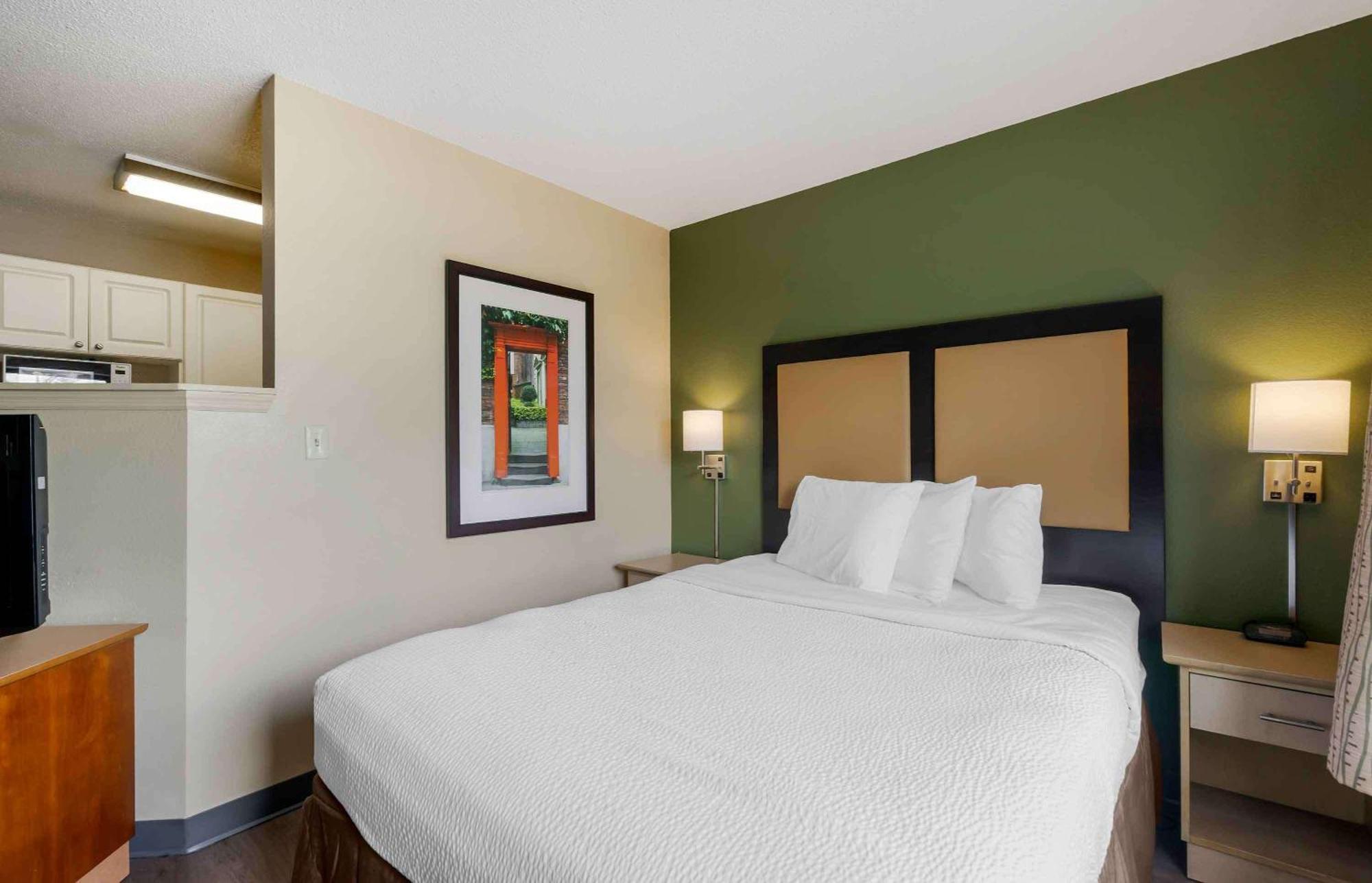 Extended Stay America Select Suites Tampa Airport Memorial Hwy Εξωτερικό φωτογραφία