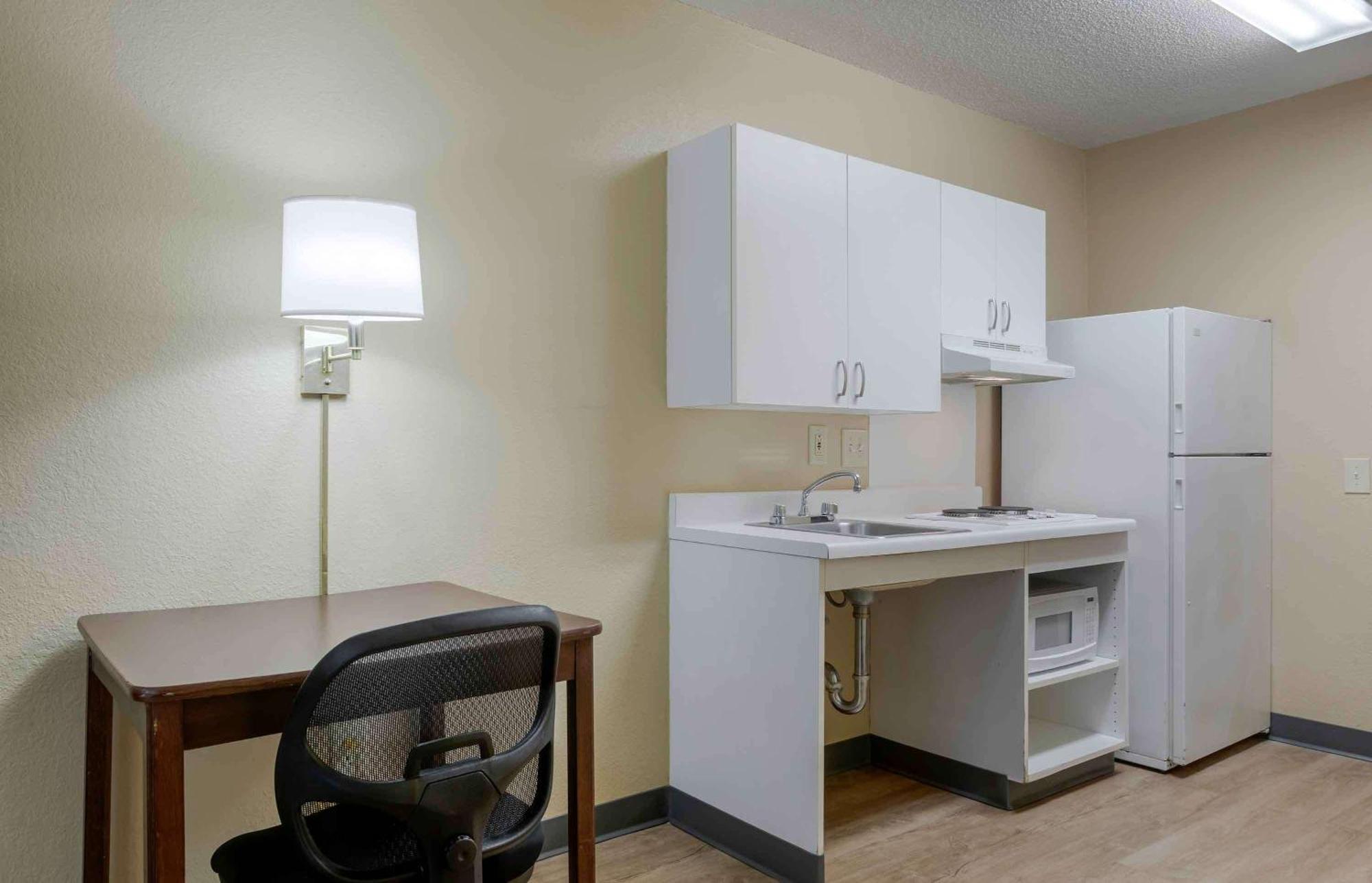 Extended Stay America Select Suites Tampa Airport Memorial Hwy Εξωτερικό φωτογραφία