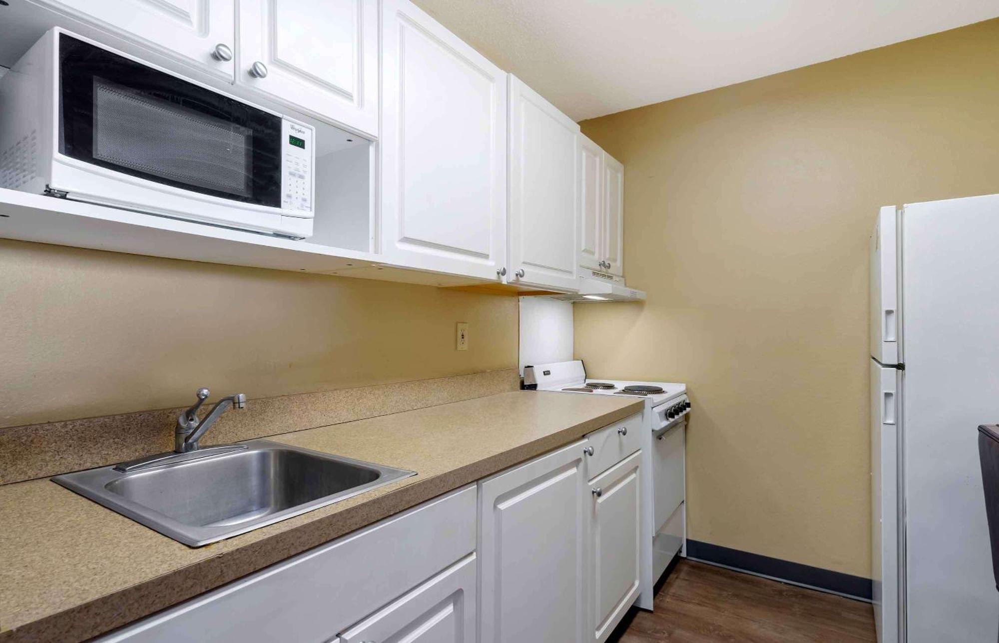 Extended Stay America Select Suites Tampa Airport Memorial Hwy Εξωτερικό φωτογραφία