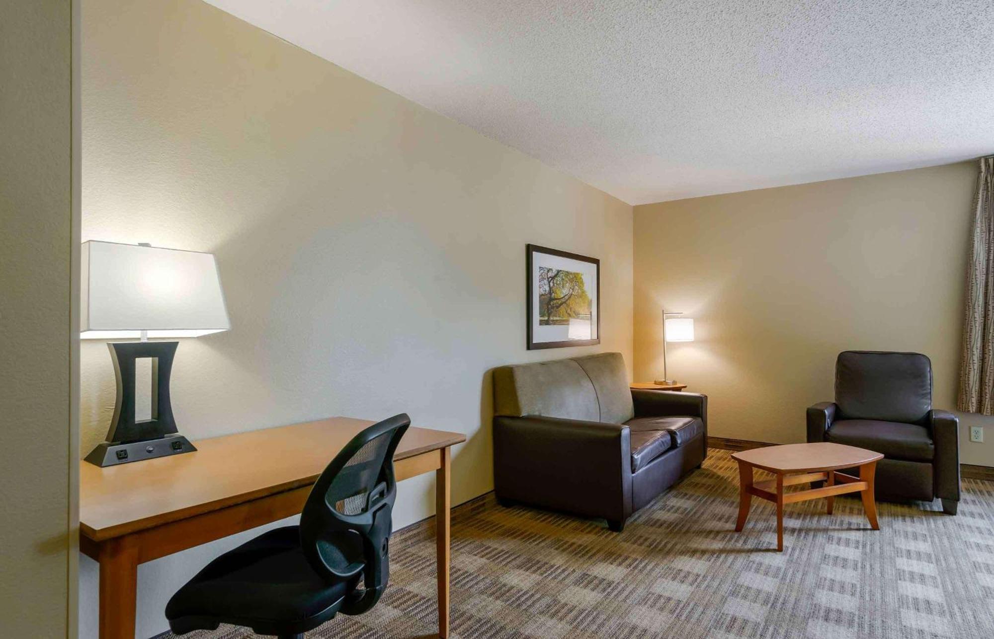 Extended Stay America Select Suites Tampa Airport Memorial Hwy Εξωτερικό φωτογραφία