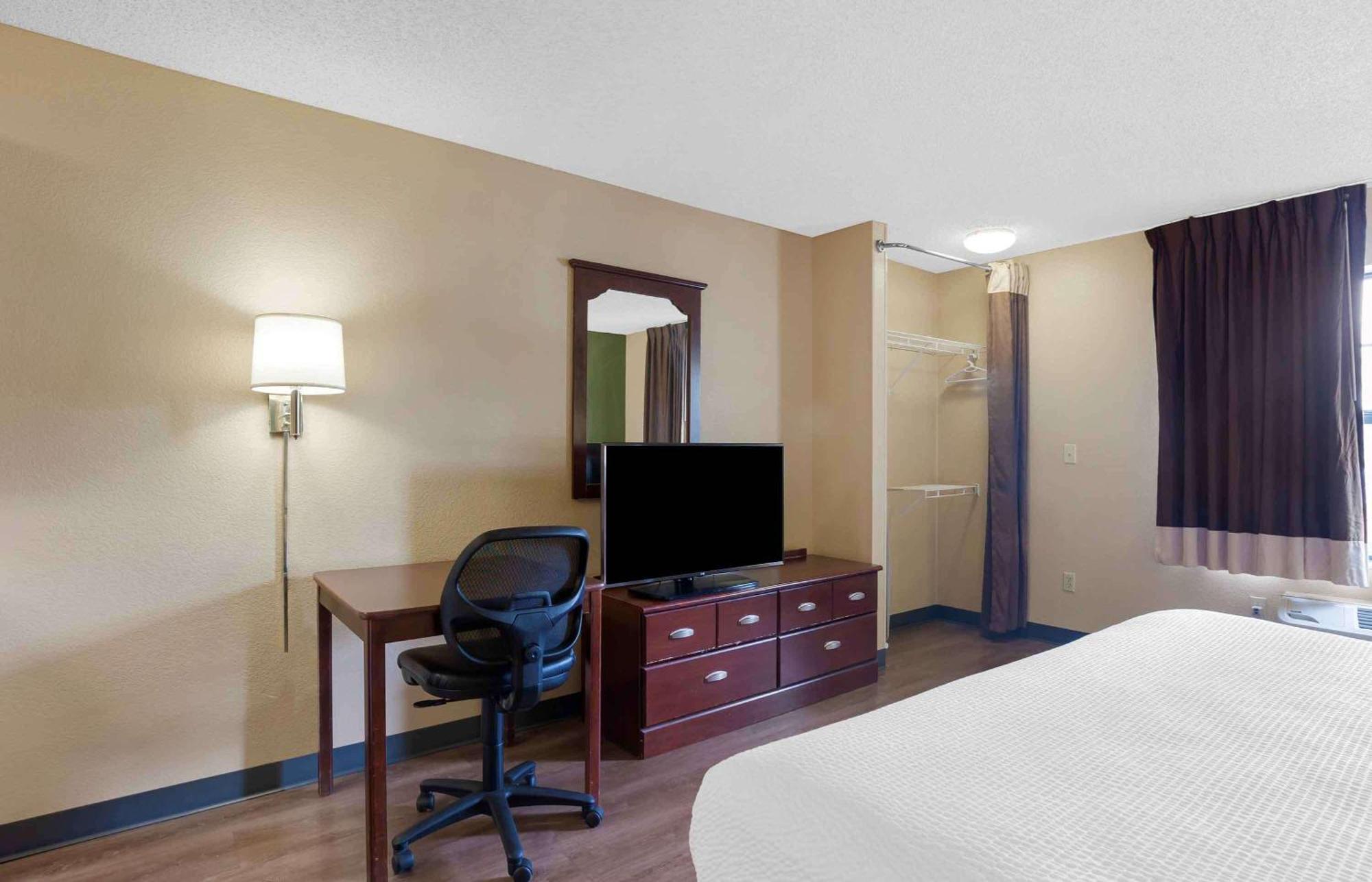 Extended Stay America Select Suites Tampa Airport Memorial Hwy Εξωτερικό φωτογραφία